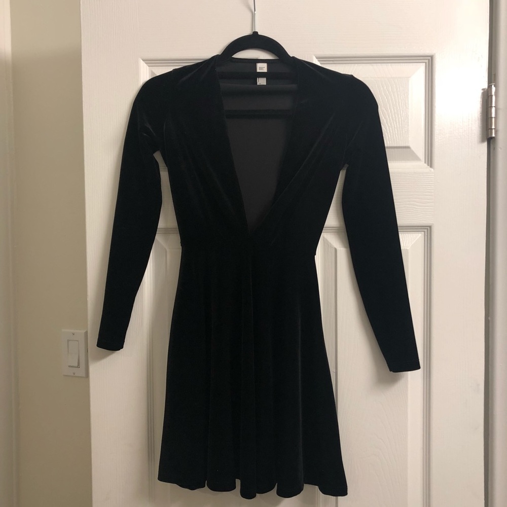 American Apparel Skater V Dress - Picture 4 of 5
